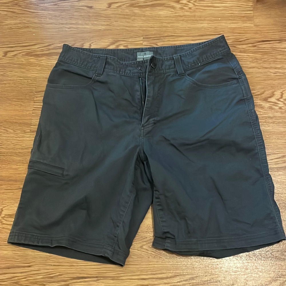 Men’s size 34 Royal Robbins shorts